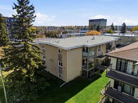 3, 609 67 Avenue SW photo 2