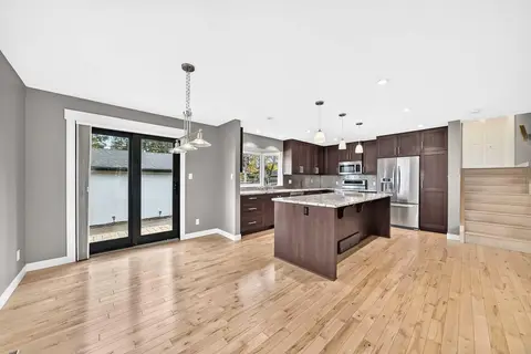 912 Lake Arrow Way SE photo 17