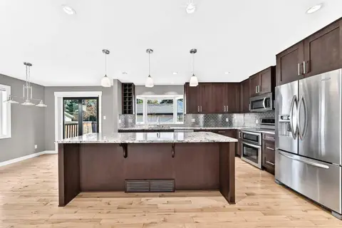 912 Lake Arrow Way SE photo 8