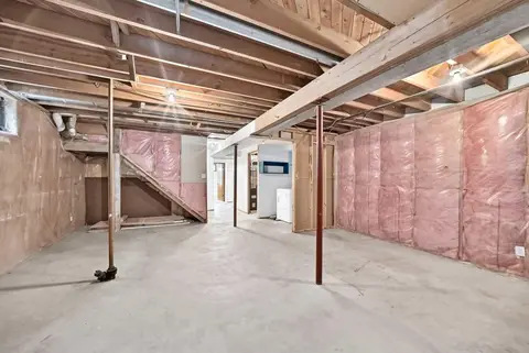 823 67 Avenue SW photo 25