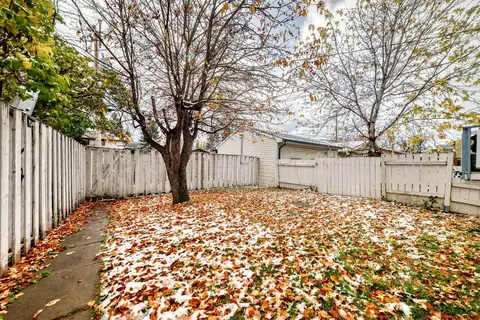 823 67 Avenue SW photo 35