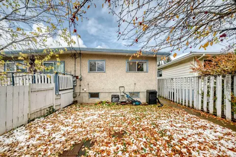 823 67 Avenue SW photo 36
