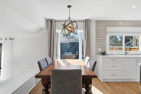 543 Willingdon Boulevard SE photo 14