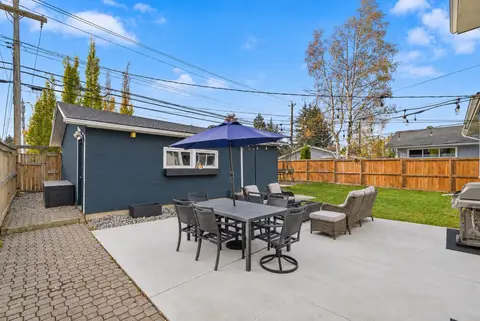 543 Willingdon Boulevard SE photo 35