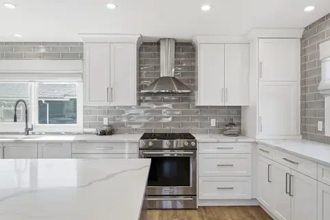 543 Willingdon Boulevard SE photo 5