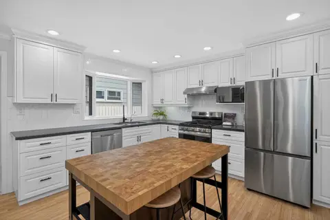 10704 Maplecrest Road SE photo 11