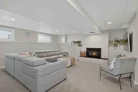 10704 Maplecrest Road SE photo 22
