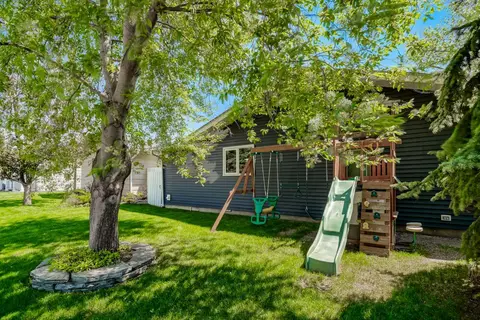 10704 Maplecrest Road SE photo 36