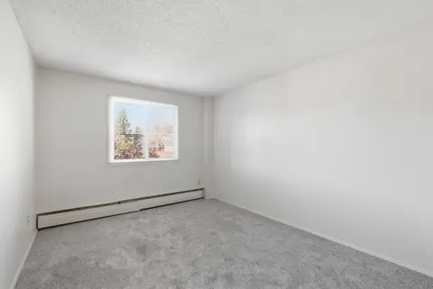 5211, 315 Southampton Drive SW photo 8
