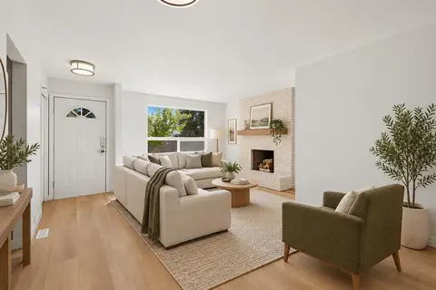 148 Cantrell Drive SW photo 2