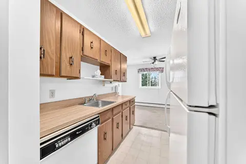 17, 366 94 Avenue SE photo 10