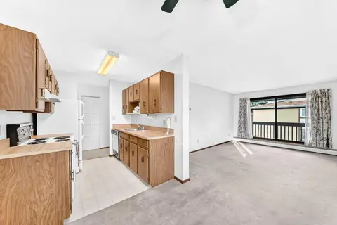 17, 366 94 Avenue SE photo 11
