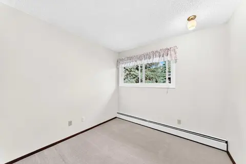 17, 366 94 Avenue SE photo 18