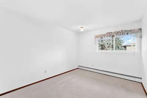 17, 366 94 Avenue SE photo 20