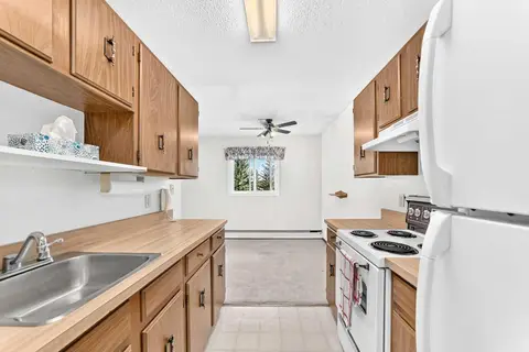 17, 366 94 Avenue SE photo 9