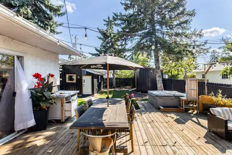 809 68 Avenue SW photo 22