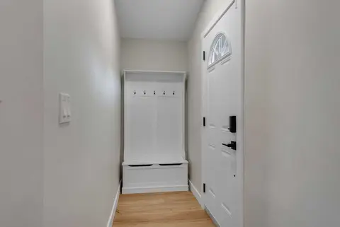 10 Atlanta Crescent SE photo 17