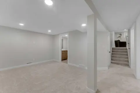 10 Atlanta Crescent SE photo 32