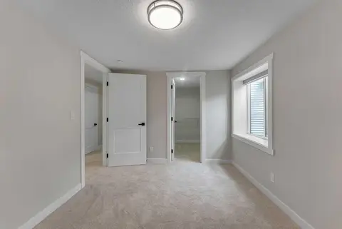 10 Atlanta Crescent SE photo 37
