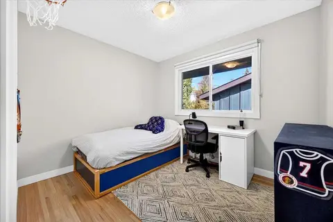 36 Lake Lucerne Close SE photo 19
