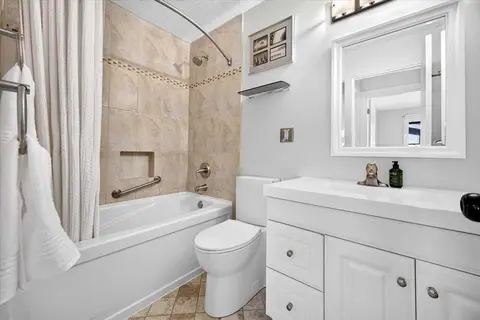 36 Lake Lucerne Close SE photo 20