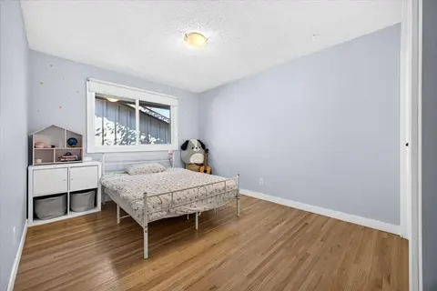 36 Lake Lucerne Close SE photo 21