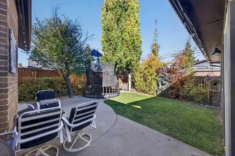 36 Lake Lucerne Close SE photo 28