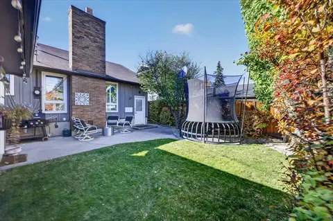 36 Lake Lucerne Close SE photo 29
