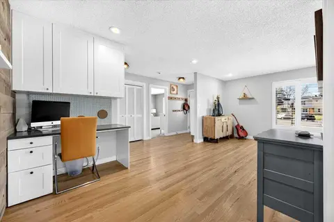 36 Lake Lucerne Close SE photo 7