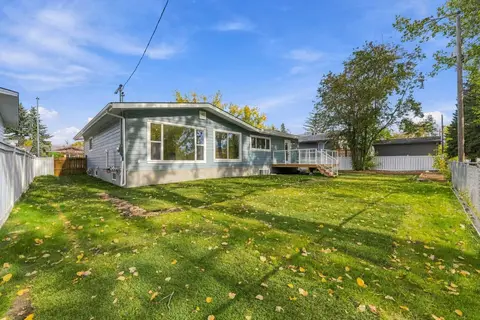 180 Maple Court Crescent SE photo 29