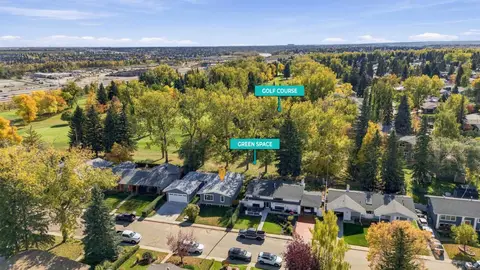 180 Maple Court Crescent SE photo 4