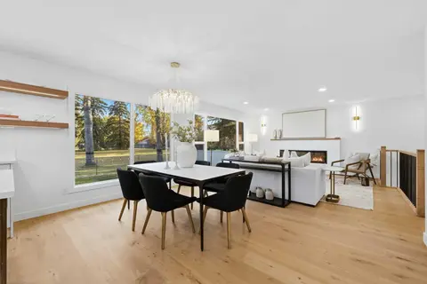 180 Maple Court Crescent SE photo 6
