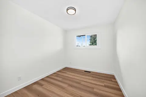 808 Avonlea Place SE photo 17