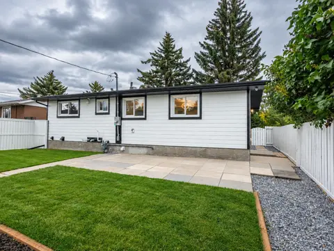 808 Avonlea Place SE photo 33