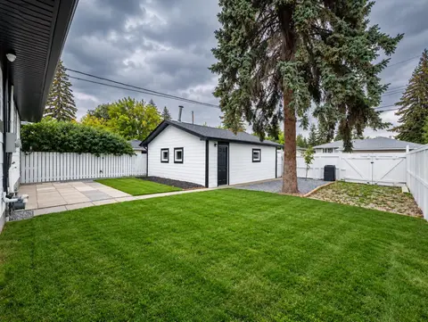 808 Avonlea Place SE photo 34