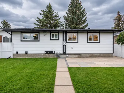 808 Avonlea Place SE photo 35