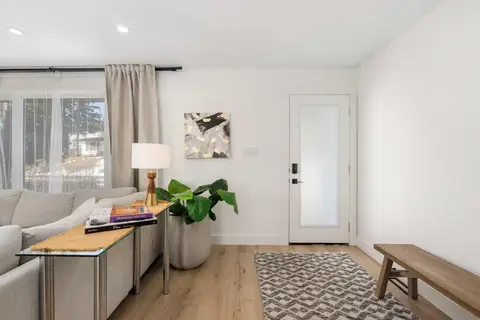 824 Canna Crescent SW photo 3