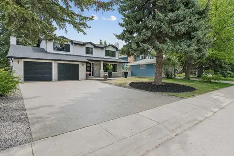 111 Canata Close SW photo 4