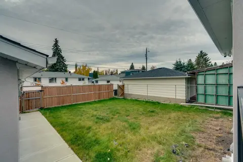 4947 10 Avenue SW photo 39