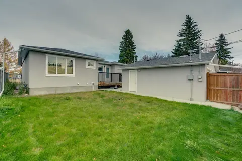 4947 10 Avenue SW photo 43