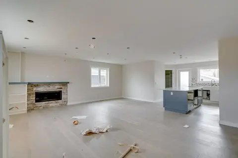 4947 10 Avenue SW photo 5