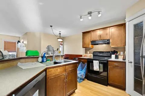 195 Cranberry Close SE photo 10