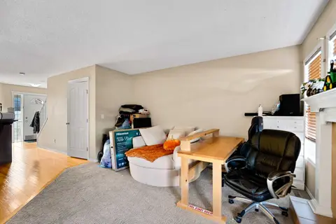 195 Cranberry Close SE photo 14