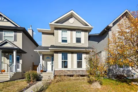 195 Cranberry Close SE photo 2