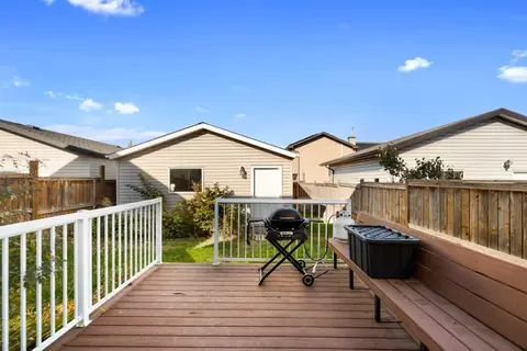 195 Cranberry Close SE photo 28