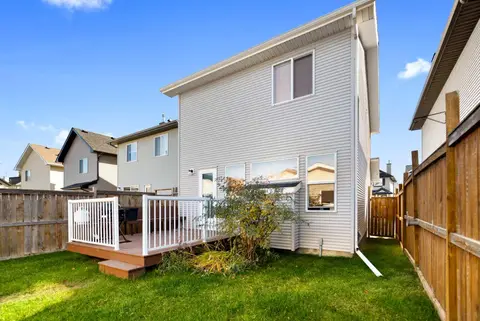 195 Cranberry Close SE photo 31