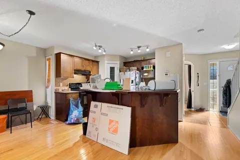 195 Cranberry Close SE photo 8