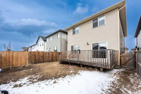 422 Taralake Way NE photo 8
